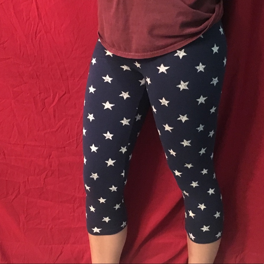 navy star print capri leggings
